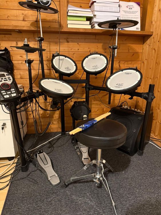 Roland Drum Kit TD-11 (Gebraucht) in Hinwil für CHF 450 – nur Abholung ...