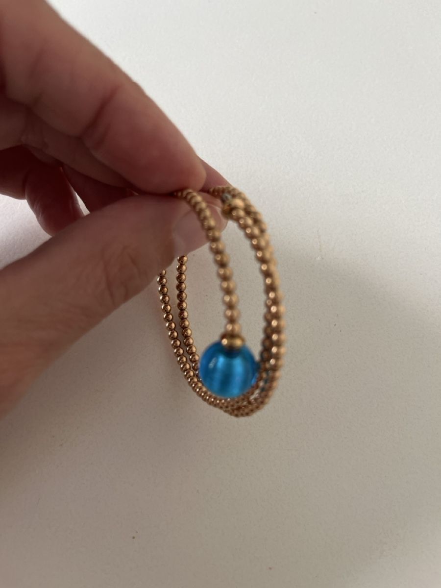 Fauteuils: Double RedGold Bead Bracelet With Blue Gem Accent - Summer S – D'occasion à Lausanne par 13summertime