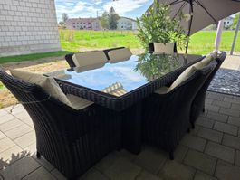 Gartentisch mit Stühlen