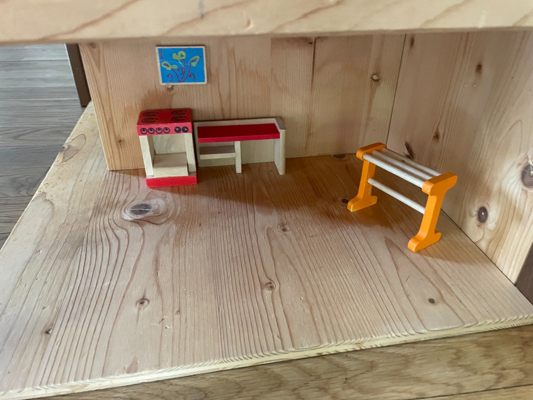 Puppenhäuser & -möbel: Puppenhaus mit einigen Möbel, Zürich – Gebraucht aus Zuerich von Fuchsia3030 5
