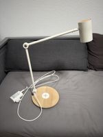 IKEA Tischlampe mit Ladefunktion und USB-A