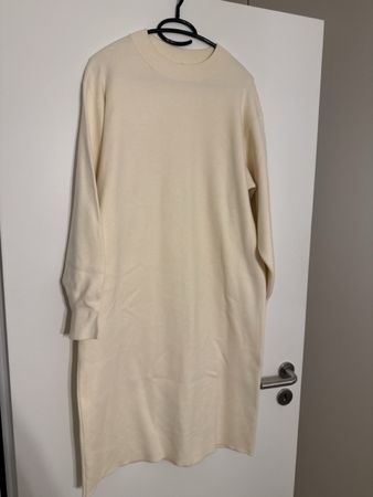 Uniqlo Kleid