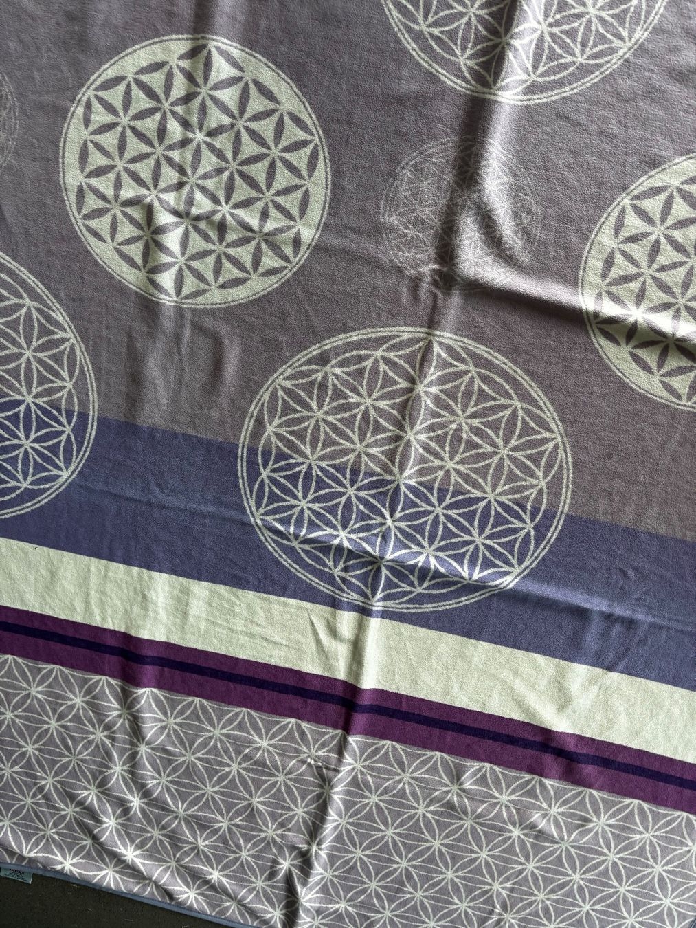 Coperte: Grosse Tagesdecke Blume des Lebens – Usato da Luzern venduto da sumsili 1
