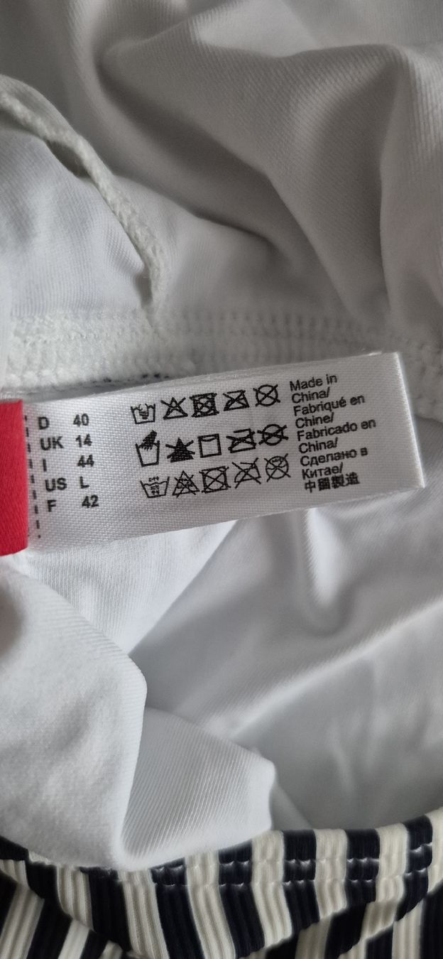 Esprit Costumi da bagno & Bikini: Badeanzug Esprit Grösse 40 – Usato da Oberwil b. Zug venduto da Enie93 1