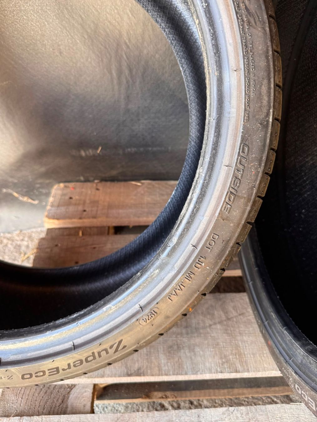 Pneumatici & Ruote complete: Sommerreifen 235/35 R19 – Usato da Flawil venduto da ruz_9nzy 4