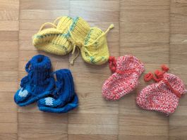 Handgestrickte Babyschuhe Grösse 2-6 Monaten ❄️