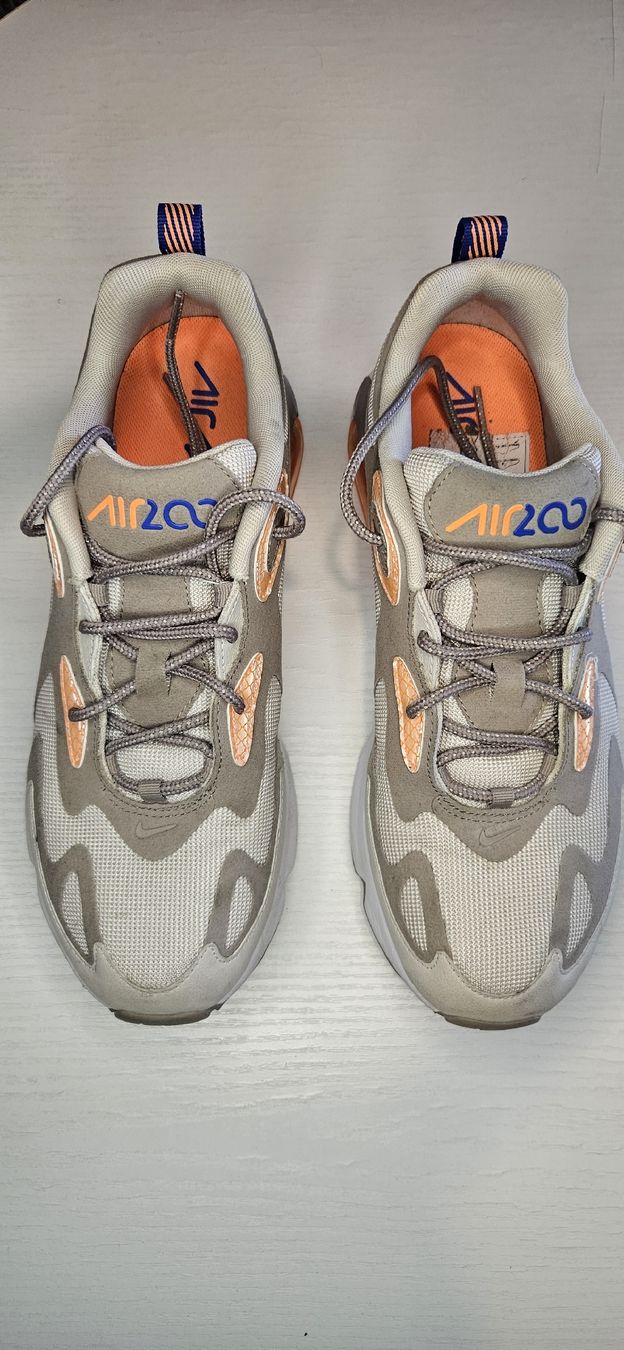 Nike Herrenschuhe: Chaussures Nike Air Max 200 taille 43 – Gebraucht aus Arveyes von sape.online