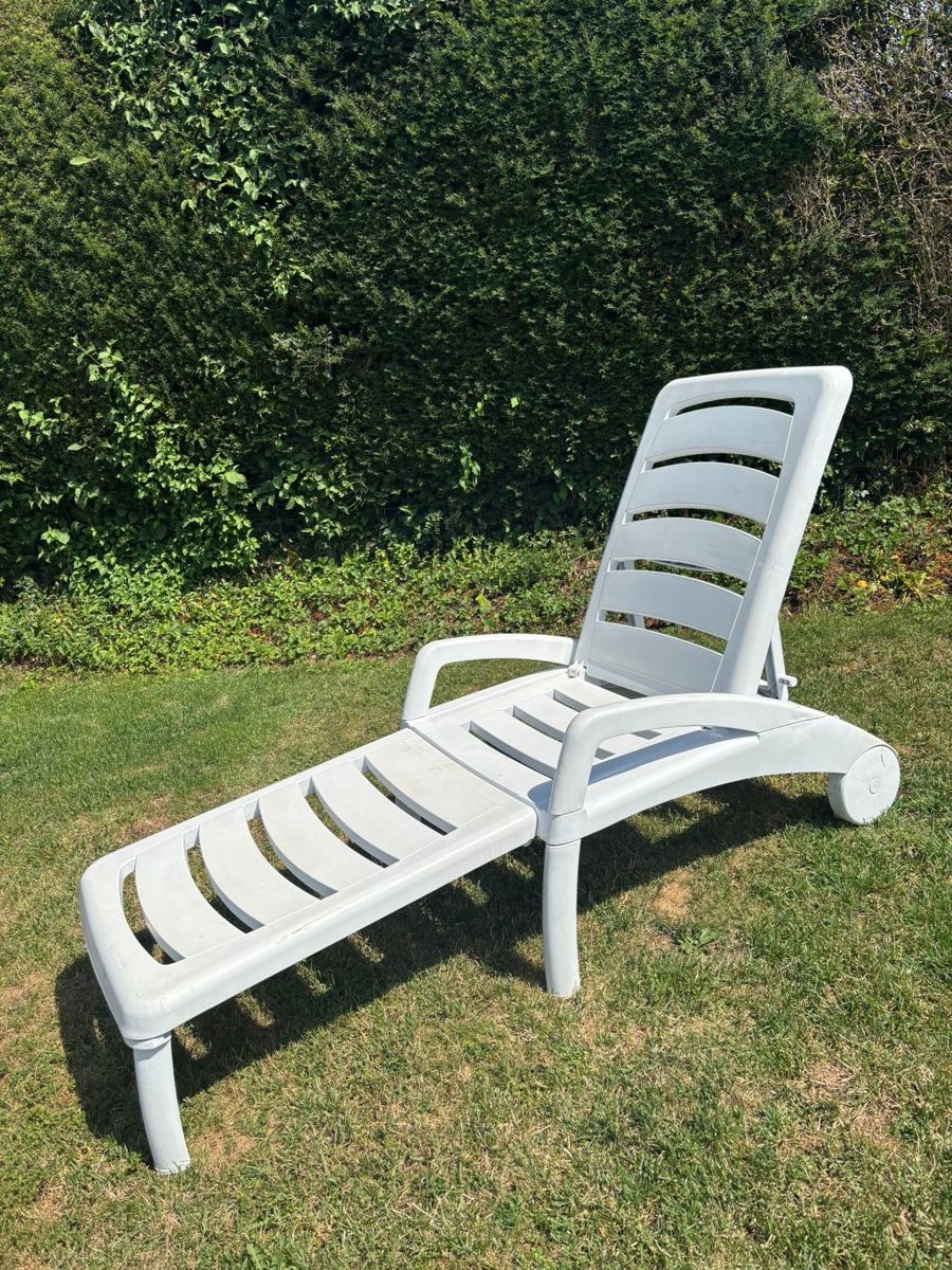 Sedie a sdraio: Liegestuhl Kunststoff weiss klappbar – Usato da Berikon venduto da compton19 1
