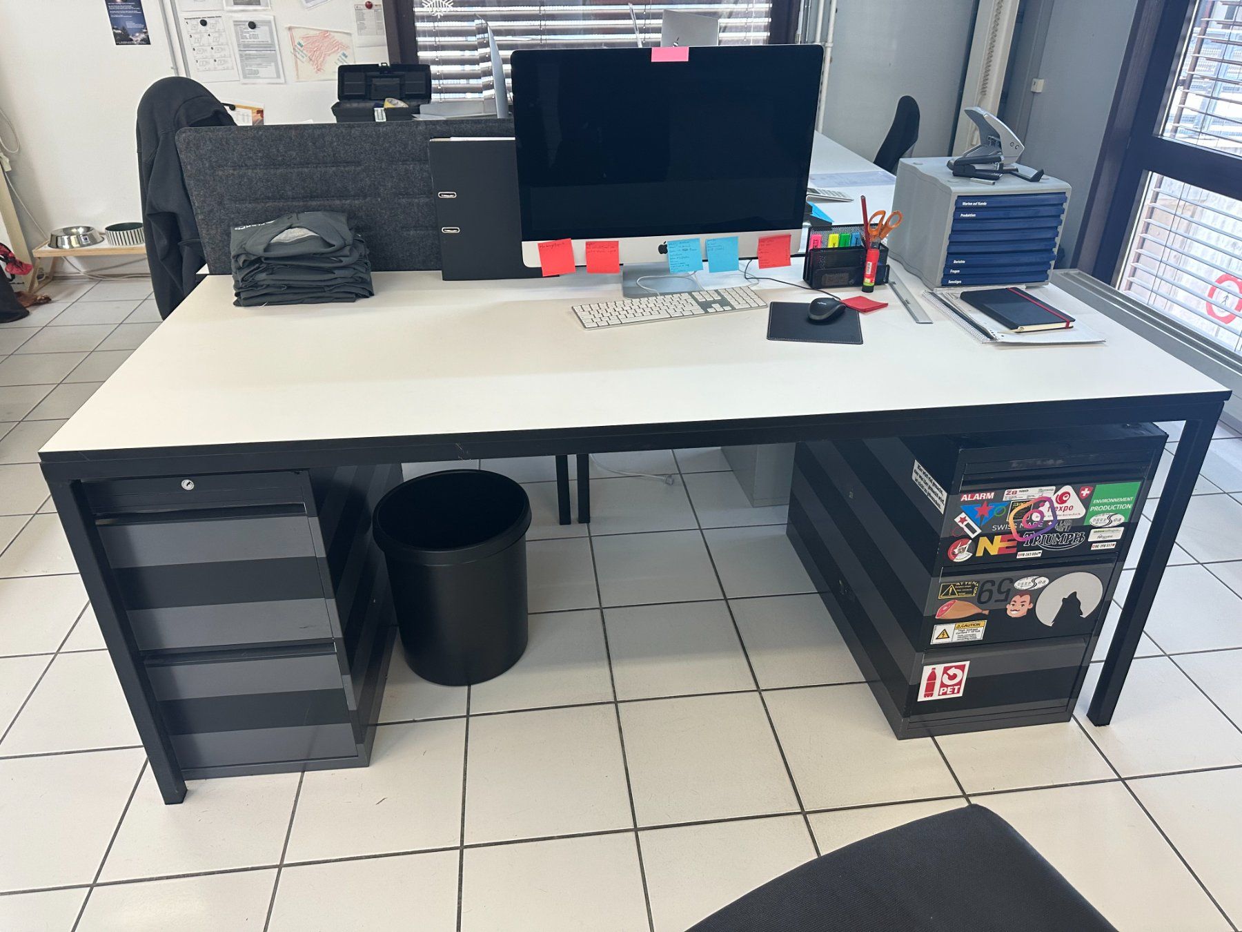 Bureaux: Schreibtisch – D'occasion à Brügg BE par flextech