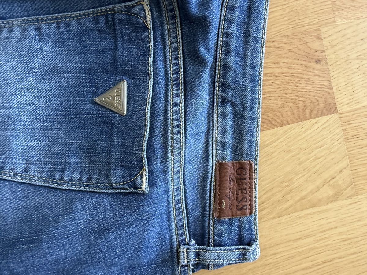 Guess Pantaloni: Guess Damen hose – Usato da Rümlang venduto da Ze933 3