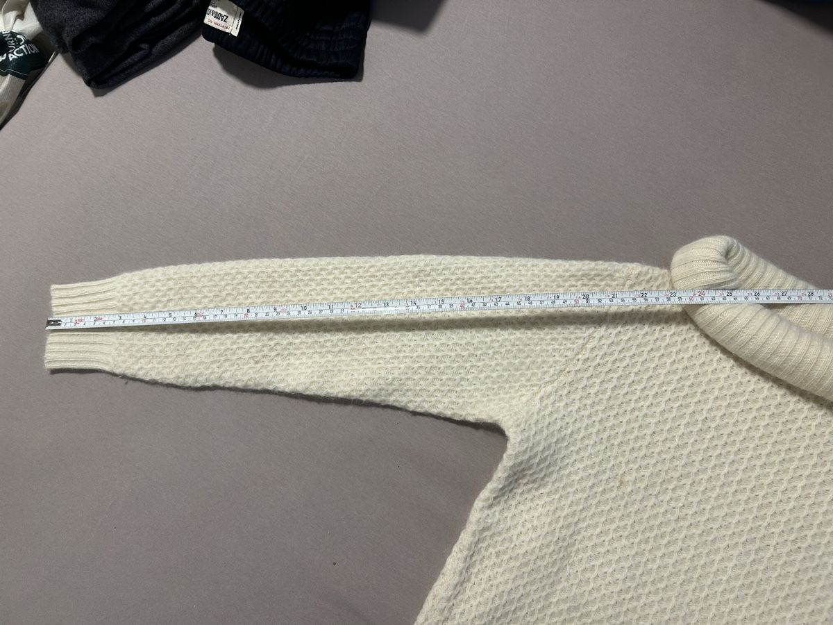 Maglioni & Felpe: Pull vintage chaud en laine et angora, taille M – Usato da Morges venduto da cat_6cm9 2