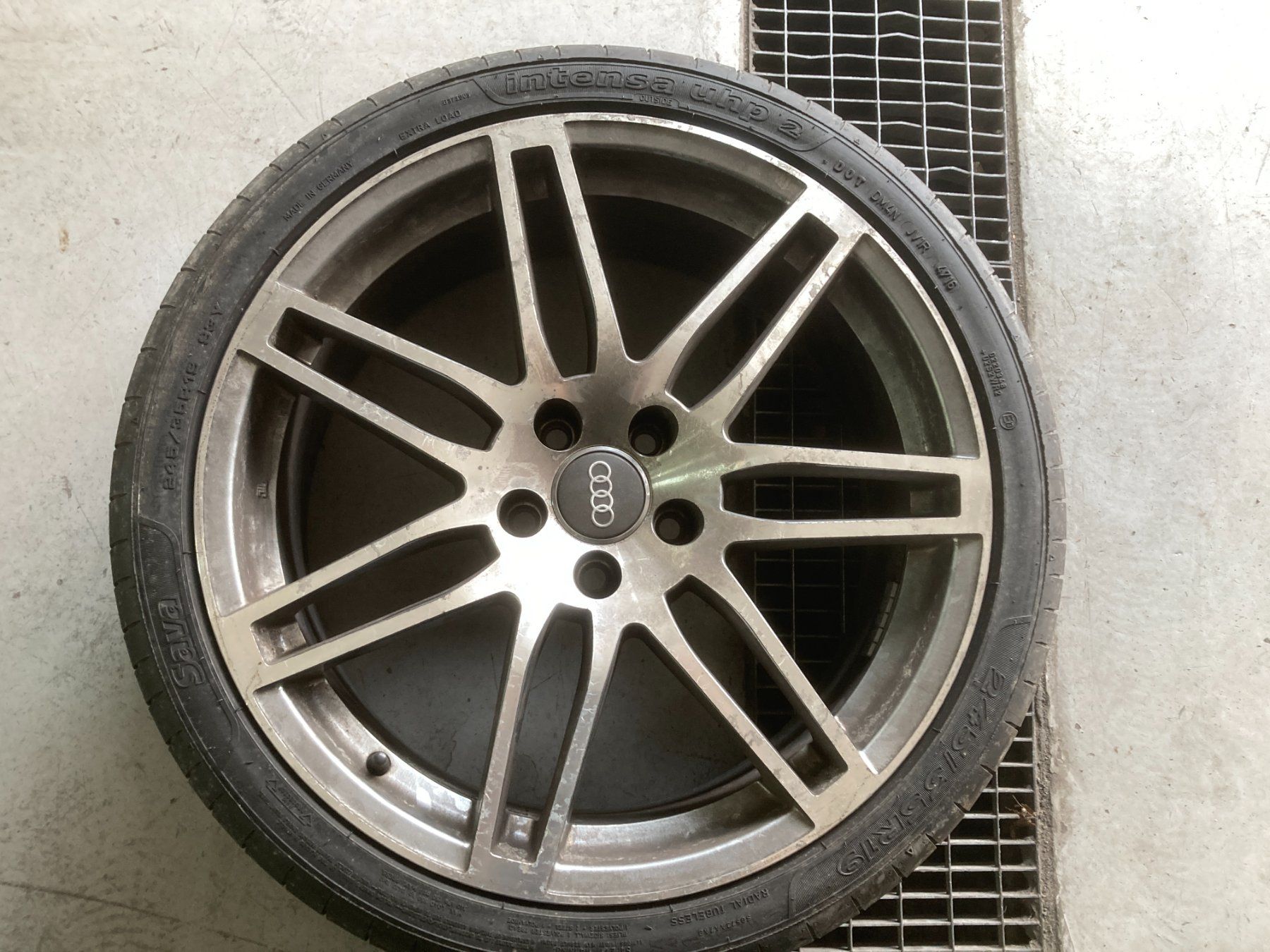 Audi Pneus & Kompletträder: Audi A4 Sommerräder 245/35R19 – Gebraucht aus Cham von WB2223 1