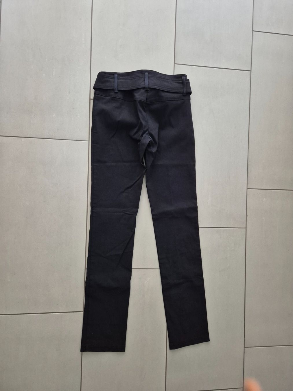Pantaloni: Schwarze Hosen Clockhouse – Usato da Oberentfelden venduto da Natallia. 2