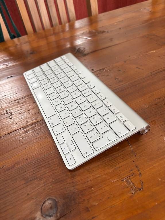 Apple Tastaturen: Apple Magic Keyboard Swiss Layout Guter Zustand – Gebraucht aus Zürich von fel_k9mp 2