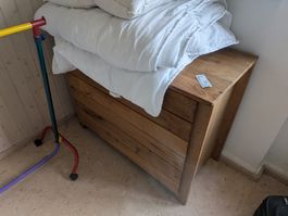 Komode Massivholz  / passendes Bett und Schrank auch verfügb