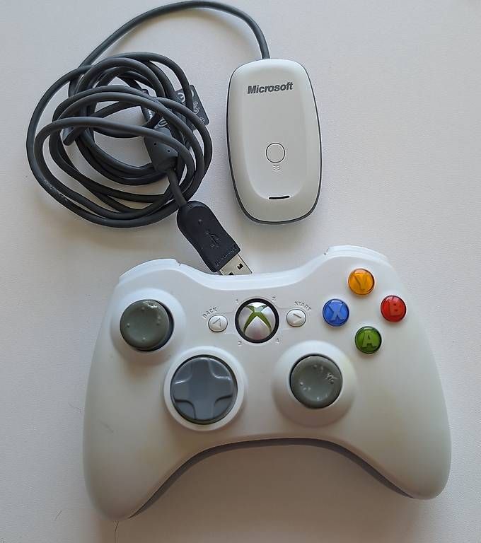 Controller: Microsoft Xbox 360 Wireless Controller + PC Receiver – Usato da Gretzenbach venduto da Ursmue