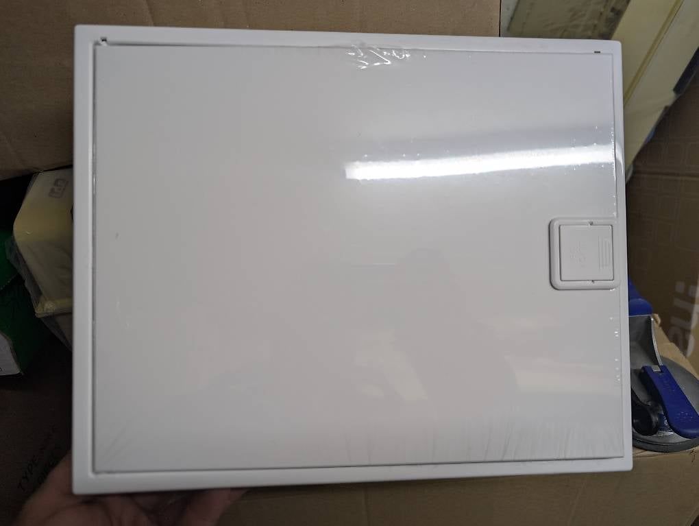 Alimentation électrique: Coffret électrique  – Neuf avec emballage d'origine à Sion par ers_qf7t