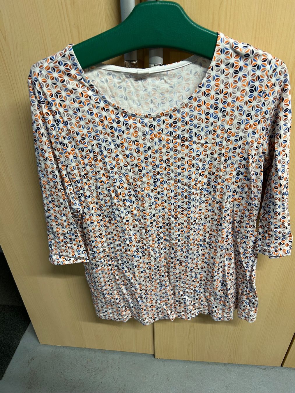 Maglioni & Felpe: Damen Pullover Gr. 46 – Usato da Obergösgen venduto da Andre118