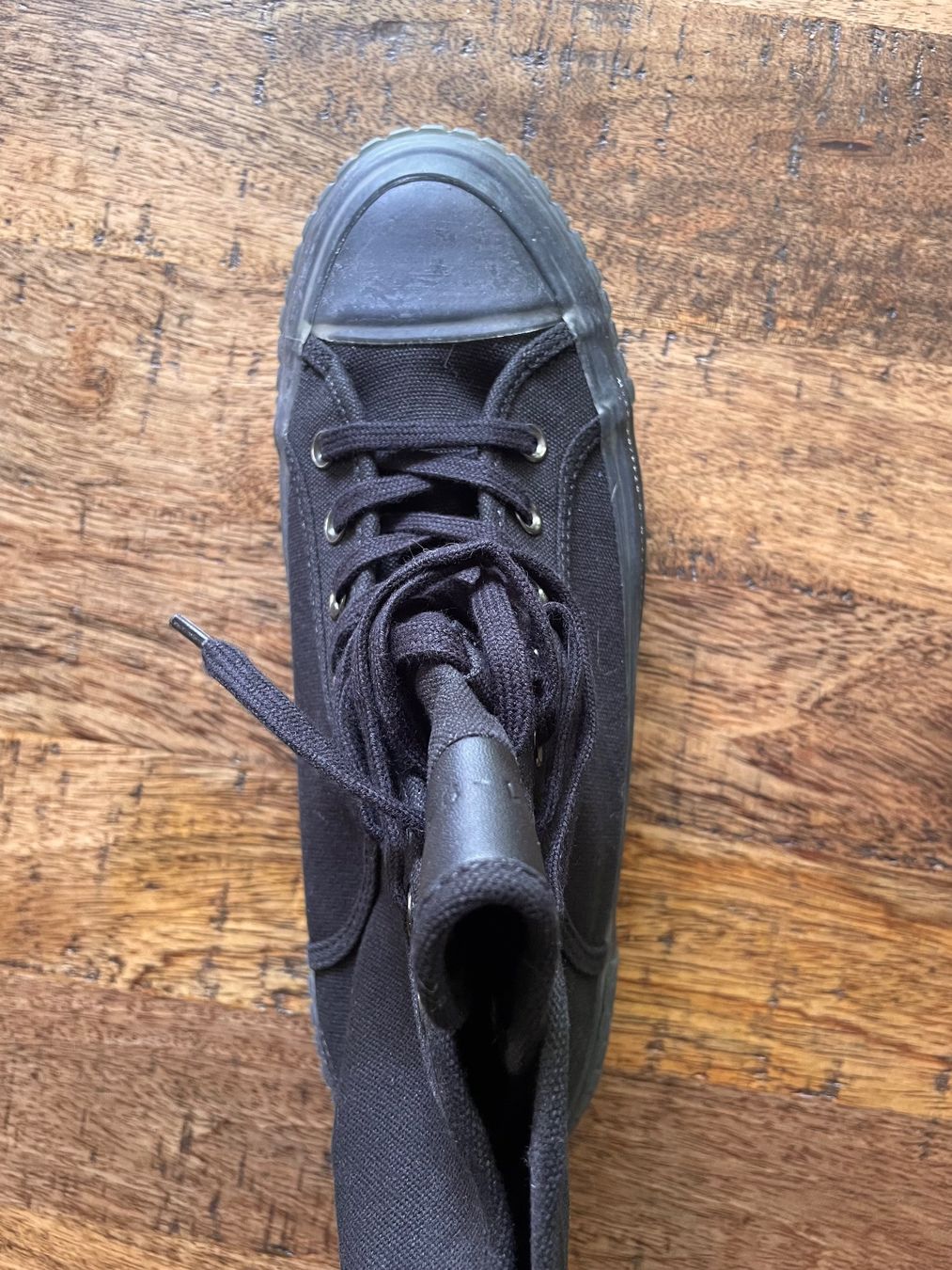 Allsaints Damenschuhe: Sneaker – Neu und originalverpackt aus Adliswil von miu_fnq6 2