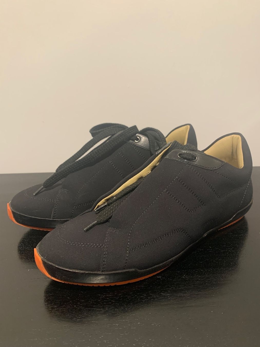 Hermès Scarpe da donna: HERMES Sneakers, Gr 36.5 – Usato da Thalwil venduto da Paulina72