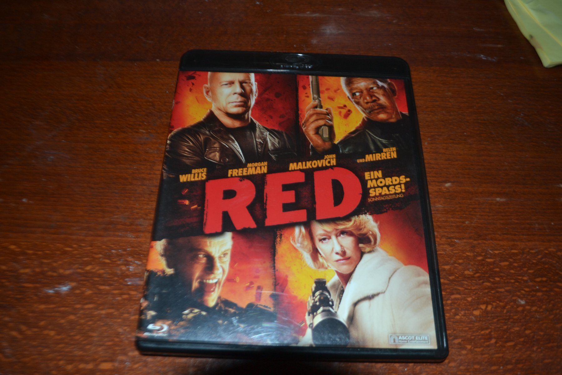 Tous les DVDs: Red – D'occasion à Laupen ZH par chefdom