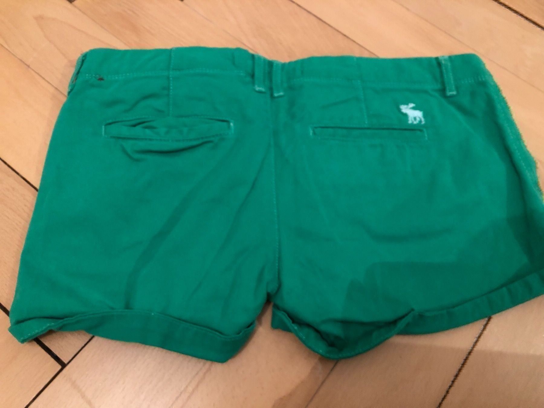 Abercrombie Pantaloni: Sommershorts – Usato da Basel venduto da medscape2506 2
