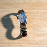 Damen Armbanduhr Goldfarben mit Dehnarmband