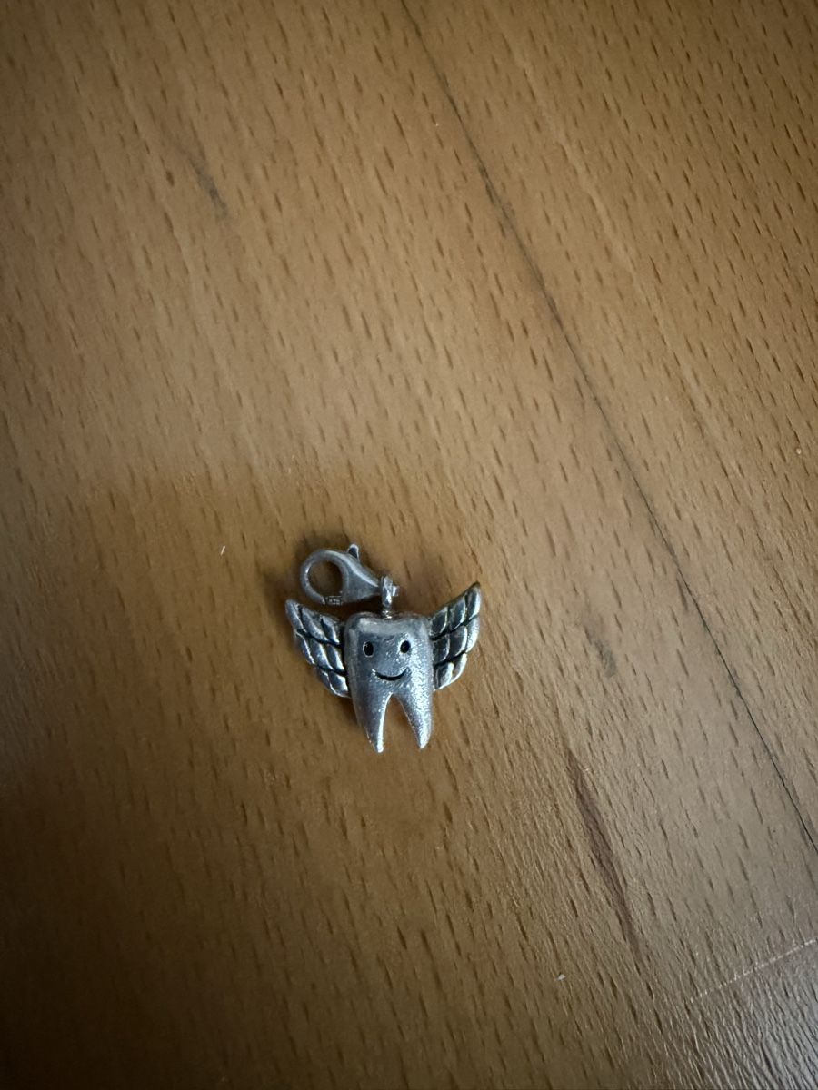 Thomas Sabo Anhänger: Anhänger Zahn Fee Thomas Sabo – Gebraucht aus Rapperswil SG von Enjoyhappiness