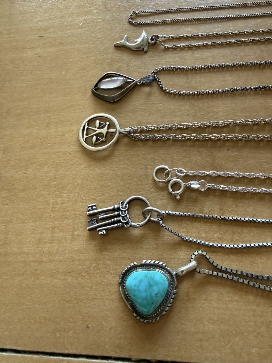 Altri gioielli: Lot chaînettes et pendentifs – Usato da Les Bayards venduto da aout 1