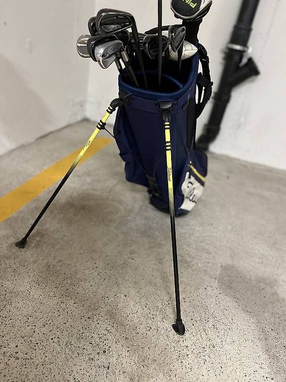 Titleist Taschen: Titleist Golfbag – Gebraucht aus Nürensdorf von  1