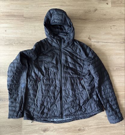 Doudoune Decathlon noir à capuche taille 2XL 