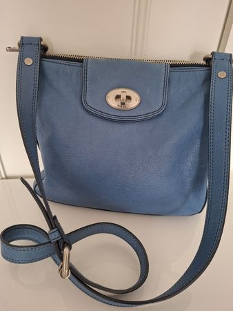 Sac Fossil en cuir bleu – bandoulière