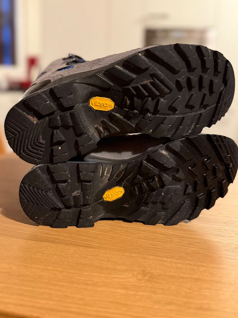 Lowa Scarpe da donna: Lowa Khumbu Trekkingschuhe Damen, 37 – Usato da Zürich venduto da Elena_8 1