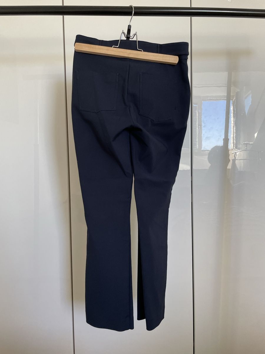 Mango Pantaloni: Mango dunkelblaue Stoffhose – Usato da Grenchen venduto da iagiag 1