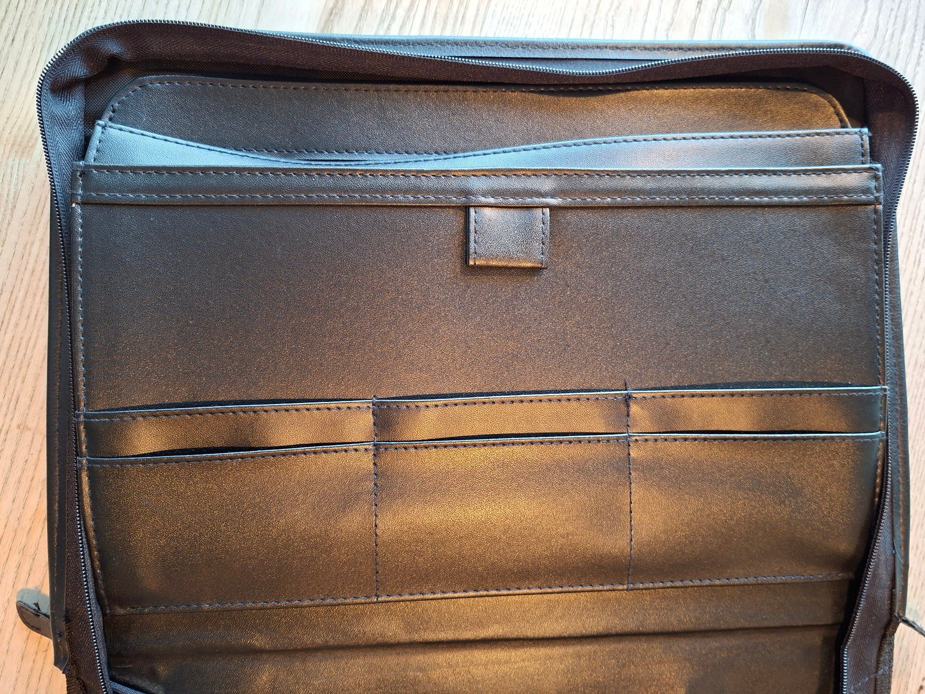 Valises & Sacs: Schreibmappe multifunktional, Neu! – Neuf (Voir description) à St.Niklausen LU par Wirdbereitsverwendet 8