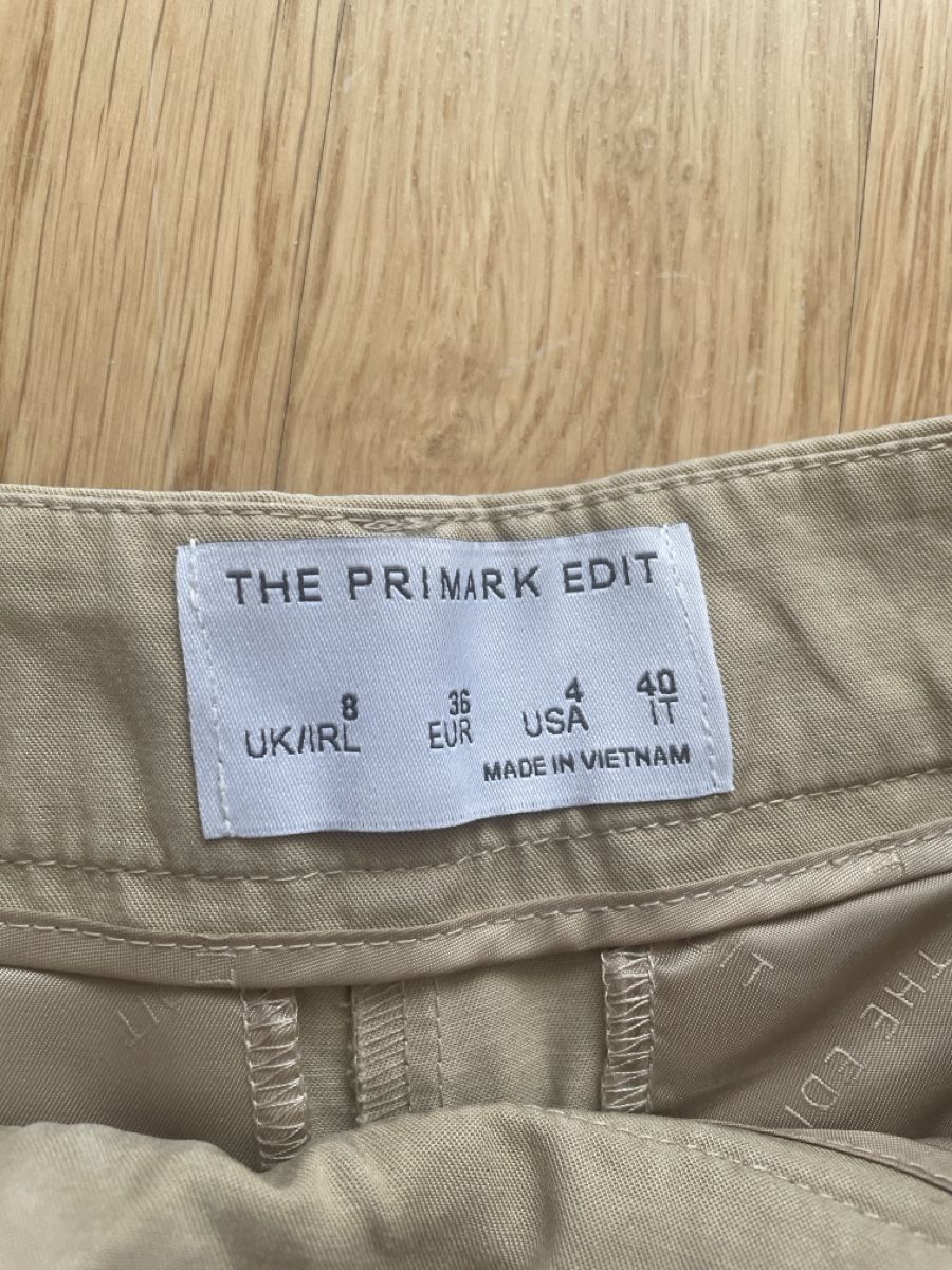 Hosen: Khaki Shorts in Grösse 36 – Gebraucht aus Wil SG von Miwil 1