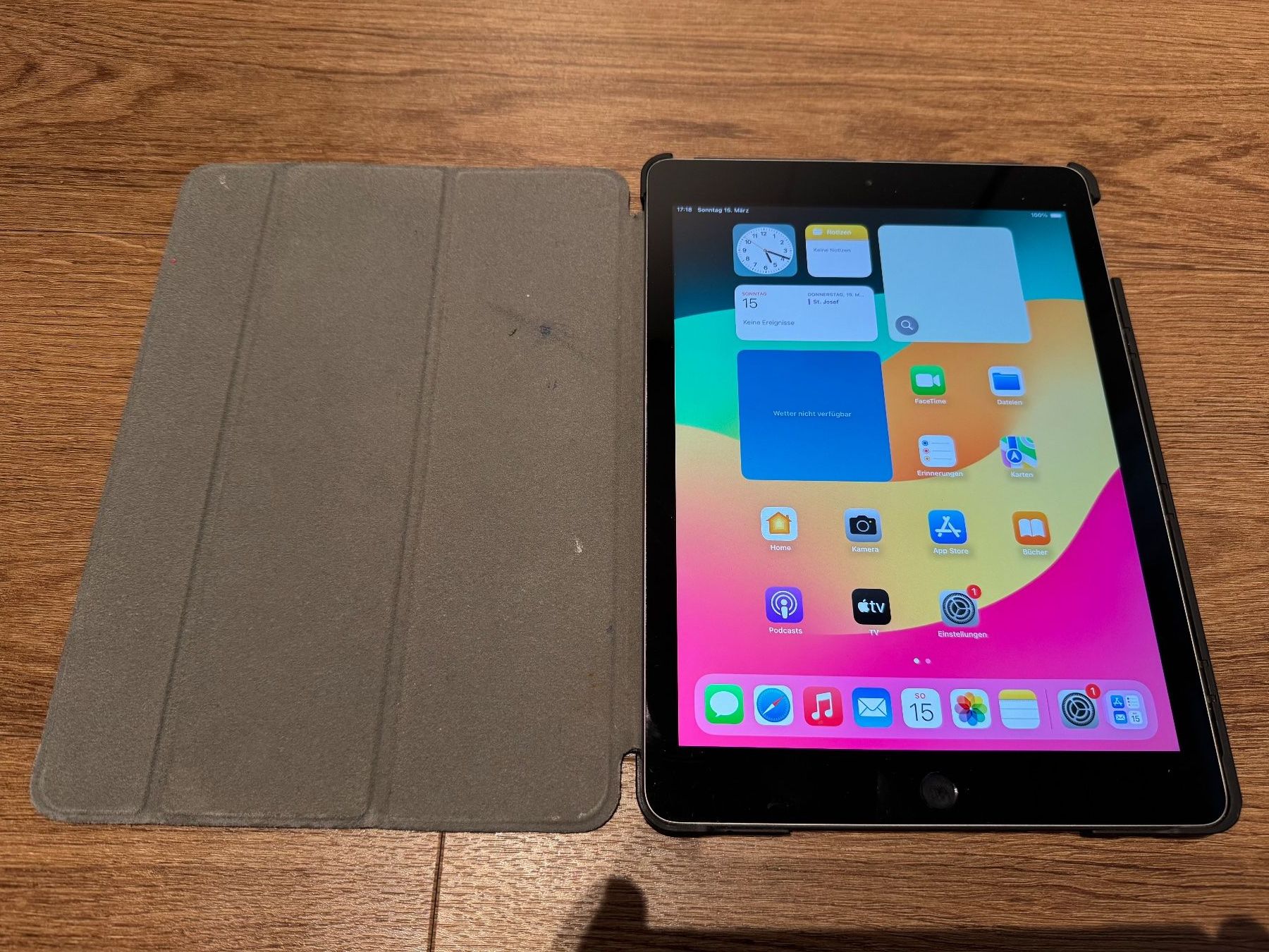 Apple Tablet PC: Apple iPad 6. Generation, 32 GB, Grau inkl.Hülle – Usato da Steinmaur venduto da axelf01 1