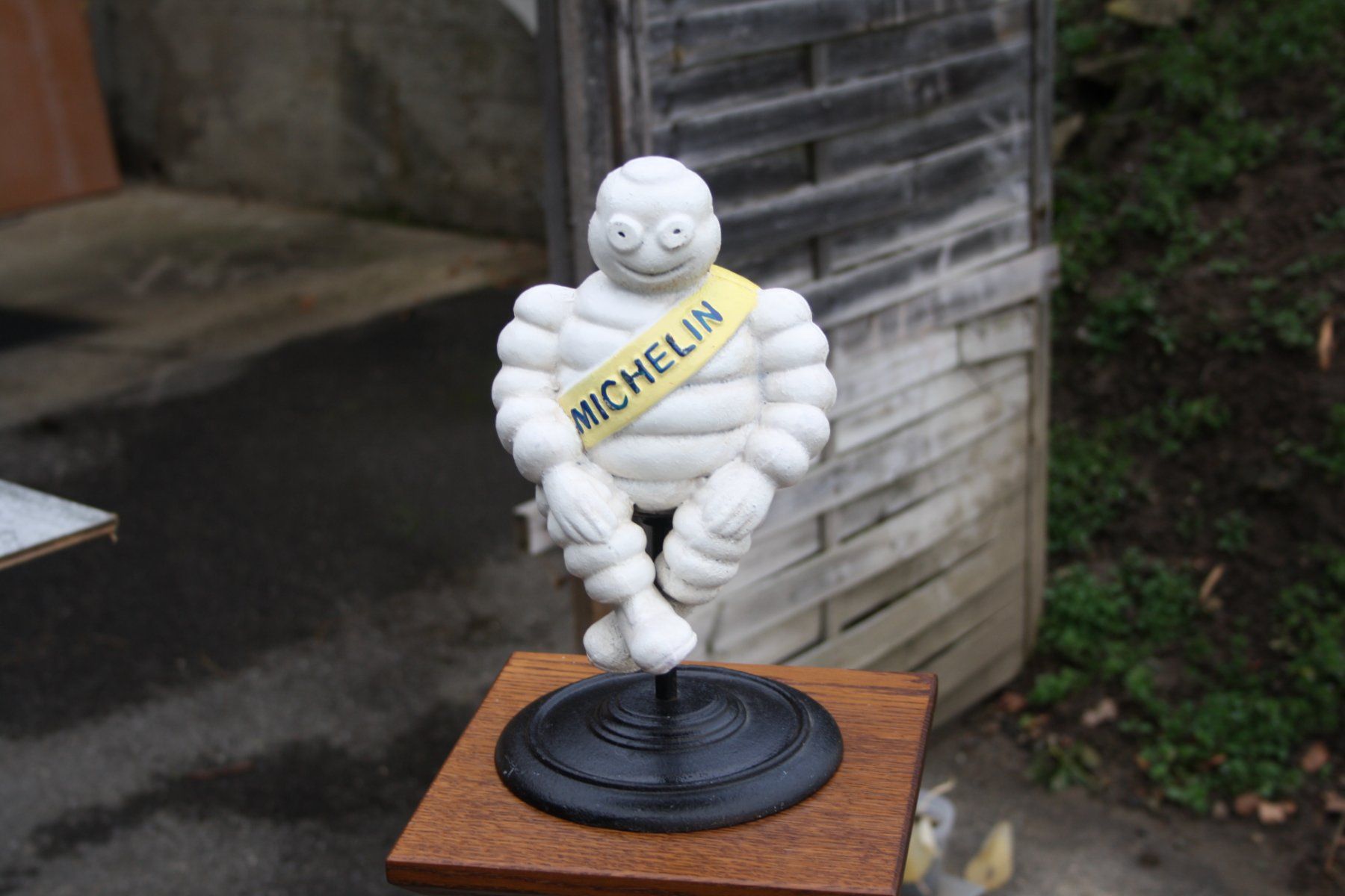 Michelin Statuette: MICHELIN MANN BIBENDUM EISEN – Usato da Wauwil venduto da Pneuedy 2
