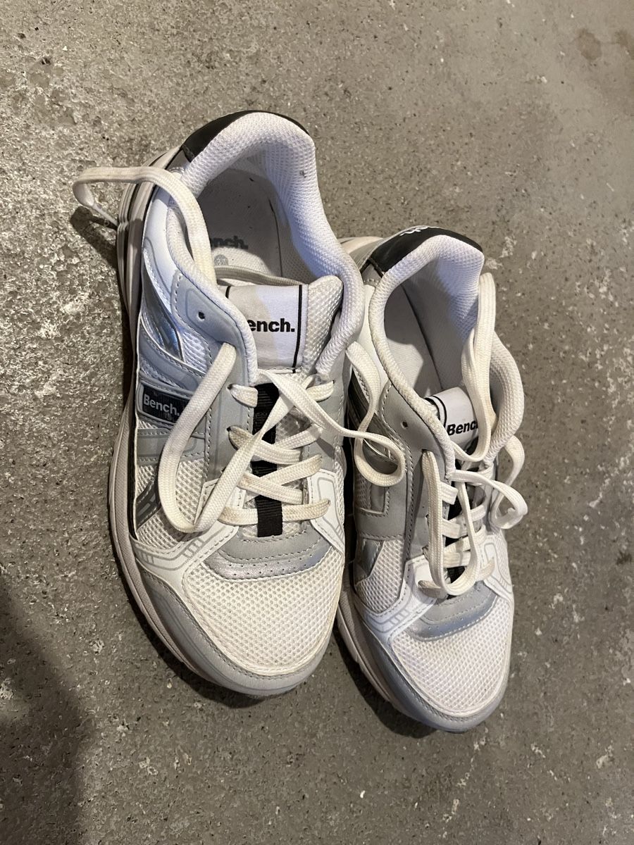 Scarpe da donna: Bench Turnschuh Grösse 37 – Usato da Glarus venduto da Kathrin-1988
