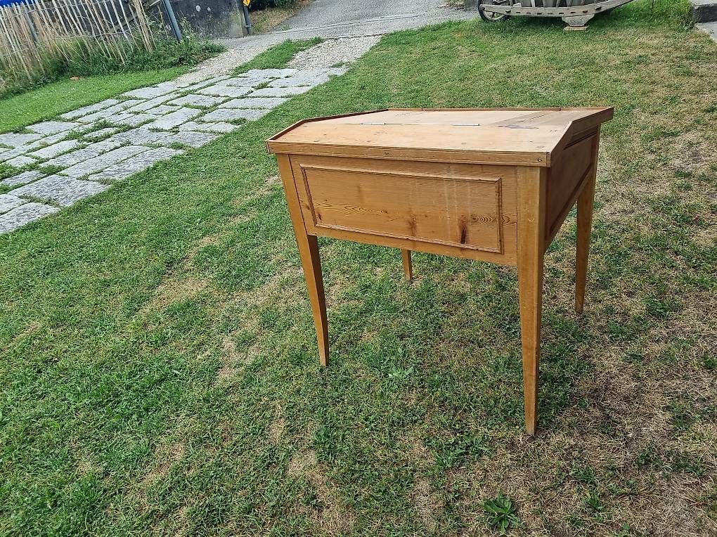 Bureaux: Pult aus Holz – D'occasion à Boll par boe_7ck5