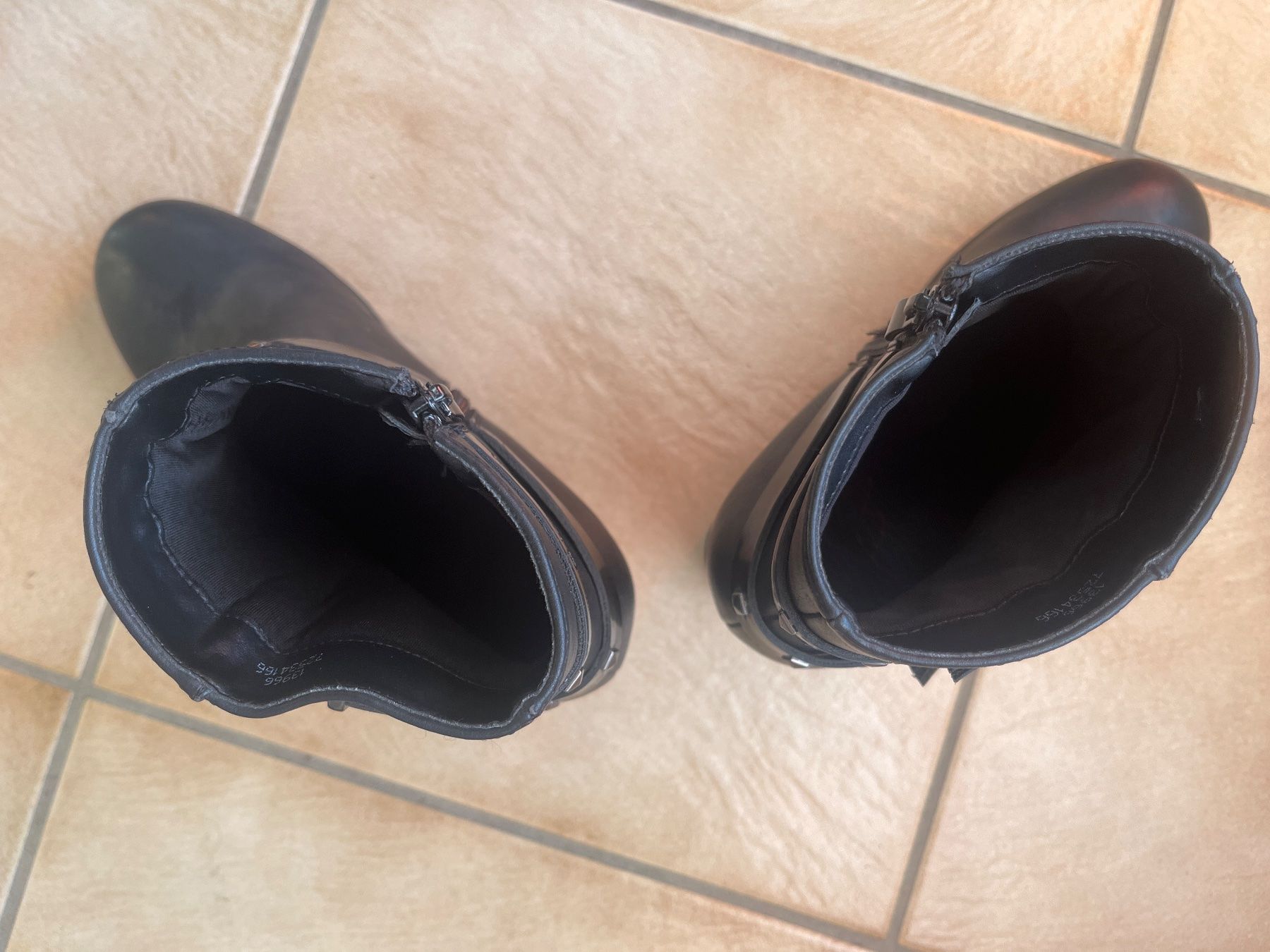 Scarpe da donna: Chaussures, bottines à talons MyB taille 41 – Usato da Vernayaz venduto da Darkfrost 2