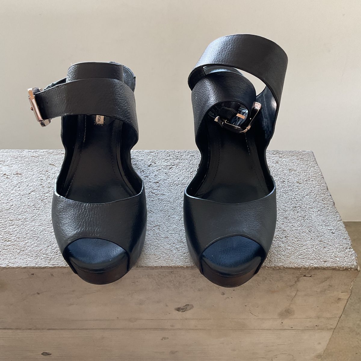 Damenschuhe: Sandales compensées BCBG Generation noires - Taille 37! – Gebraucht aus Villarepos von Sglobule 2