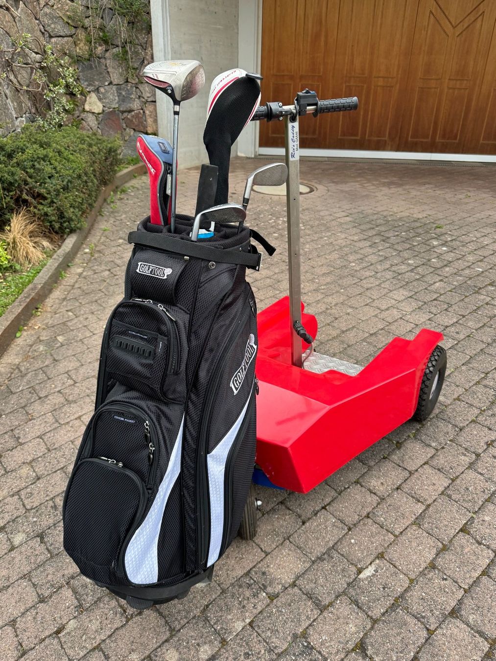 Veicoli elettrici: Golf Caddy - elektrisch, leicht, kompakt und rot – Usato da Waltenschwil venduto da Caddy26 3