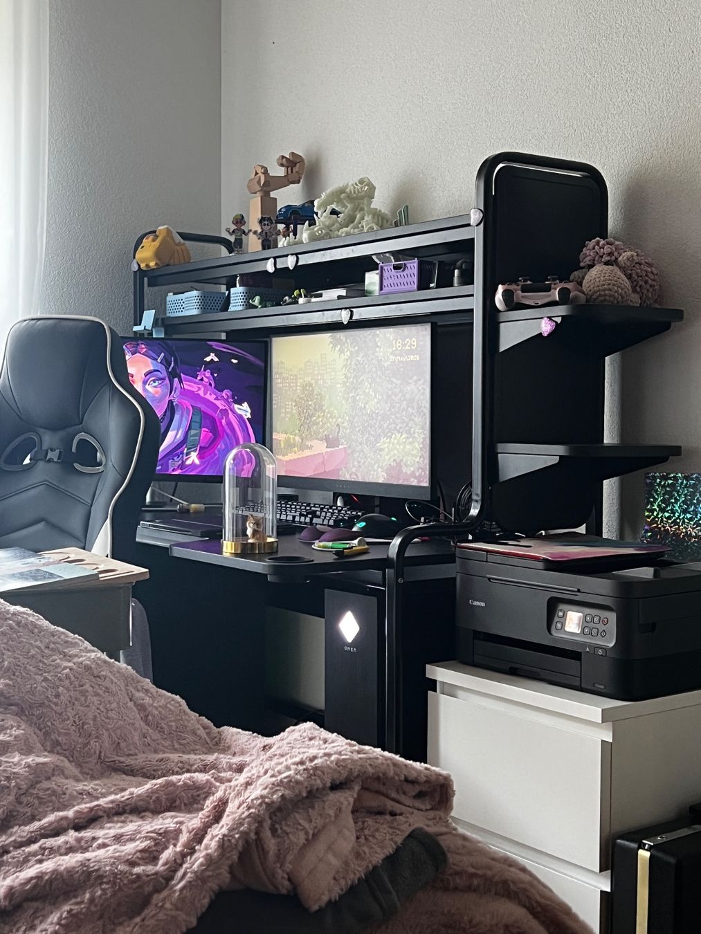 Ikea Schreibtische: Fredd Ikea Pult – Gebraucht aus Lostorf von Slyfoxakay