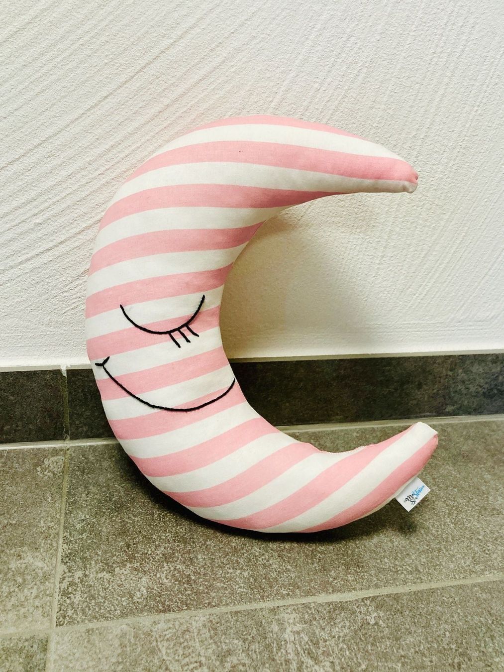 Tutte le decorazioni: Décoration coussin Lune rose – Usato da Réchy venduto da Pittdesign