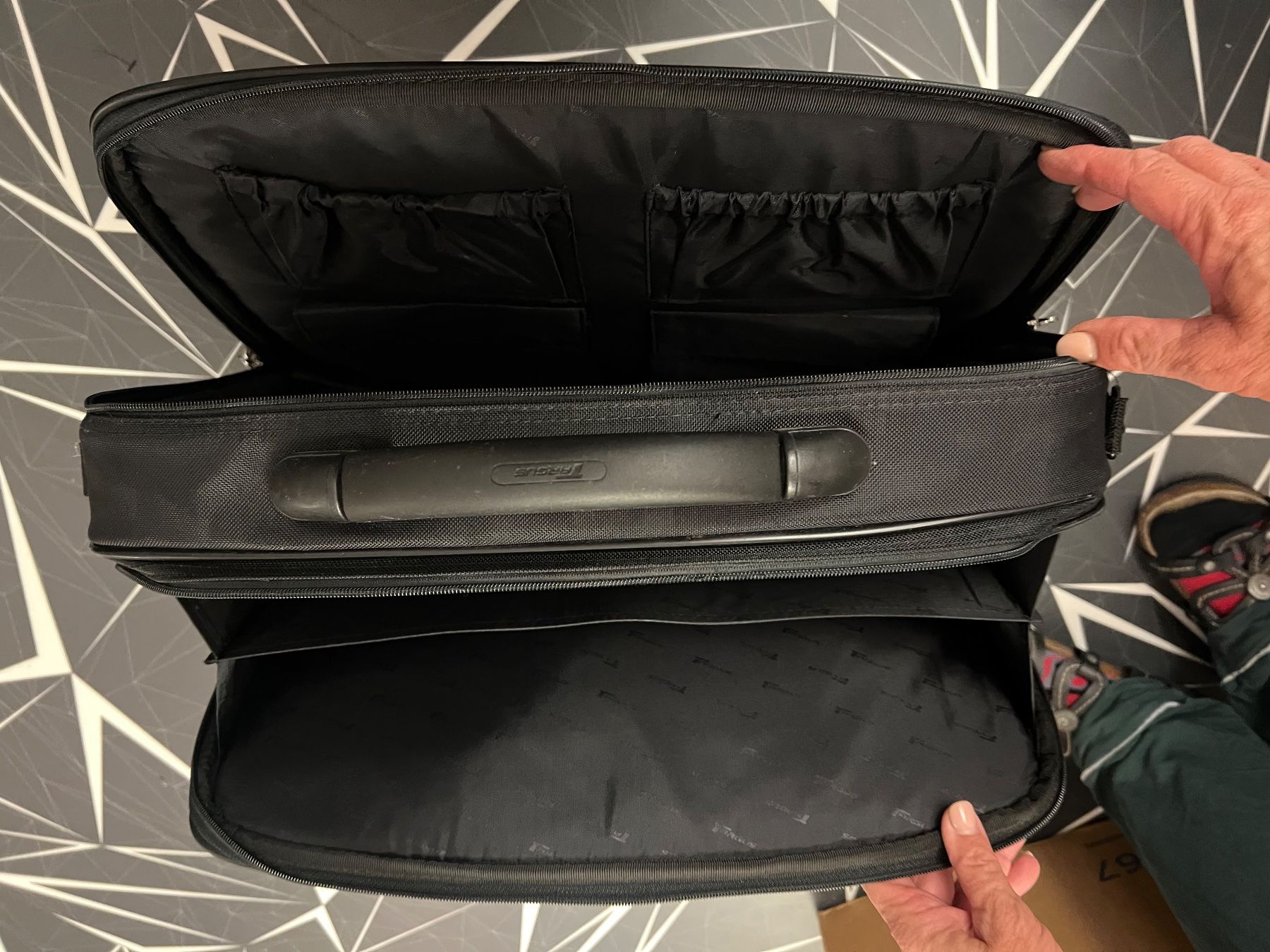Valigie & Borse: Schwarze Aktentasche – Usato da Boningen venduto da LAZ 6