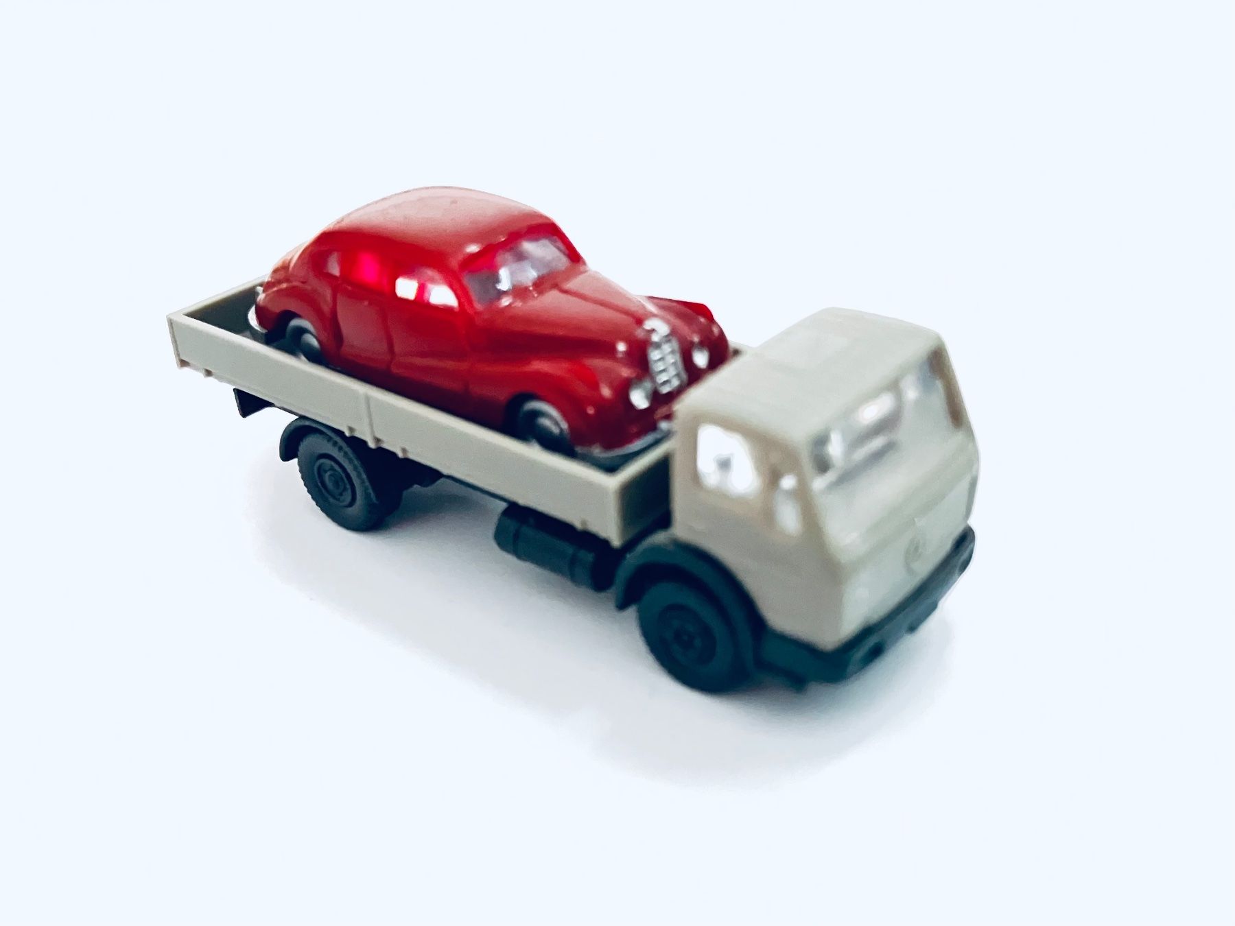 Modellini di ferrovie: BMW Oldtimer + LKW SPUR N – Usato da Oberbuchsiten venduto da Orsetto24