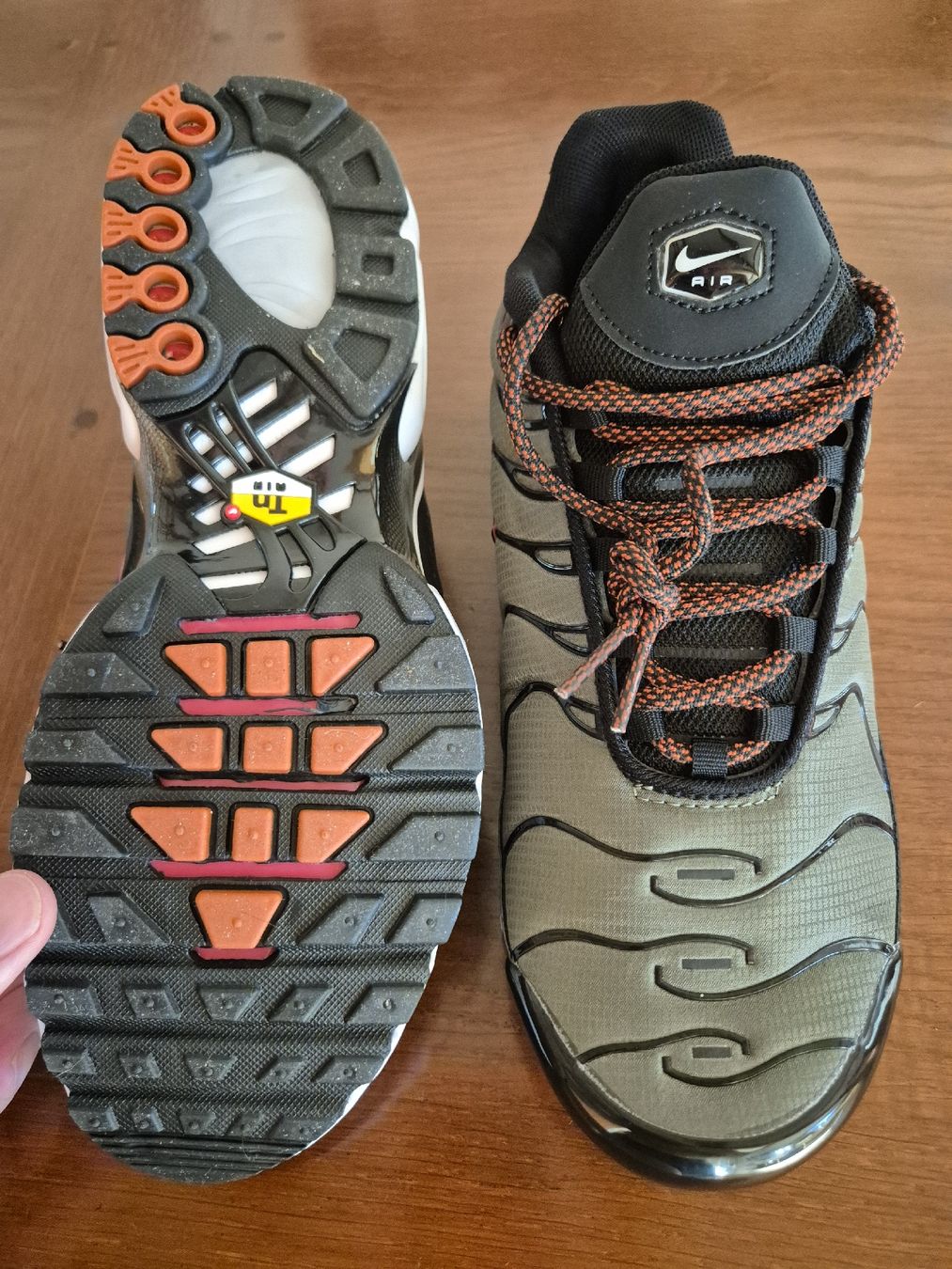 Nike Scarpe da uomo: Nike Air Max Plus, vert olive t.44 – Nuovo (secondo la descrizione) da champvent venduto da chrisdta 2