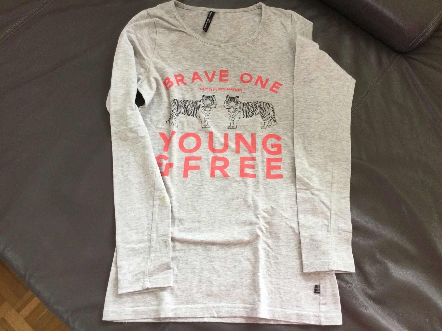 Blouses, T-shirts & Tops: Lässiges Langarm-Shirt – D'occasion à Horw par Benny017