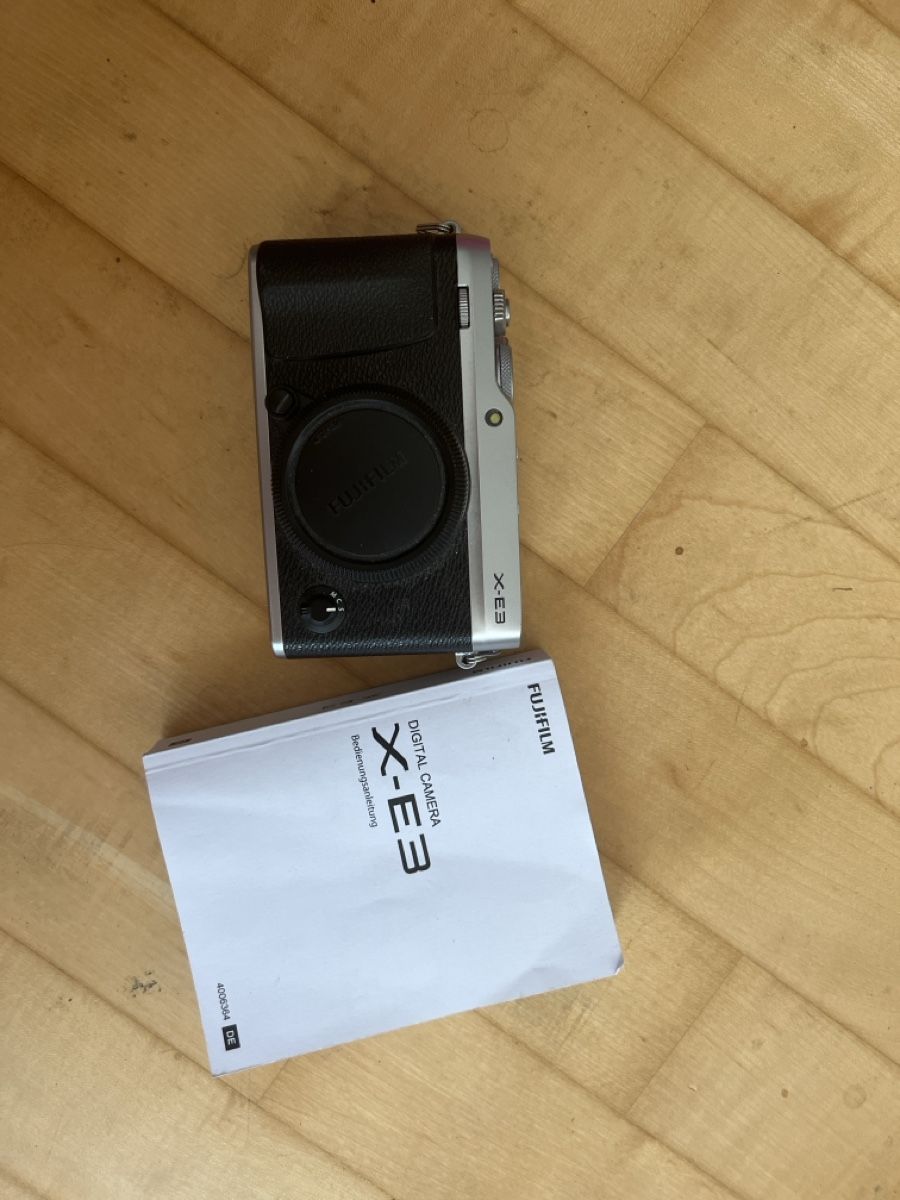 Fujifilm Kamera: Fujifilm X-E3 Digitalkamera silber – Gebraucht aus Aarburg von sho_9xzl